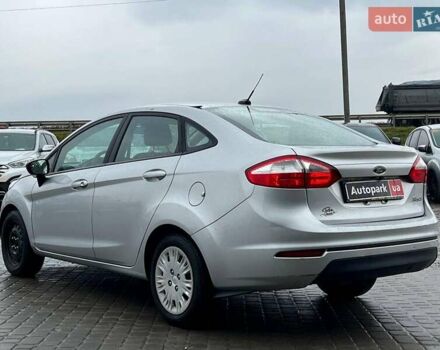 Серый Форд Фиеста, объемом двигателя 1.6 л и пробегом 177 тыс. км за 7340 $, фото 4 на Automoto.ua