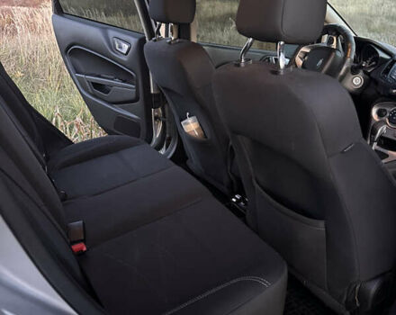 Серый Форд Фиеста, объемом двигателя 1.6 л и пробегом 238 тыс. км за 6000 $, фото 17 на Automoto.ua