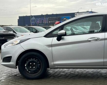 Серый Форд Фиеста, объемом двигателя 1.6 л и пробегом 177 тыс. км за 7340 $, фото 1 на Automoto.ua