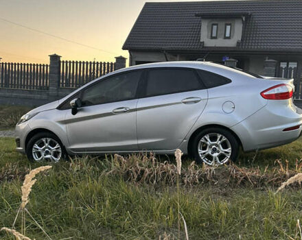 Серый Форд Фиеста, объемом двигателя 1.6 л и пробегом 238 тыс. км за 6000 $, фото 6 на Automoto.ua