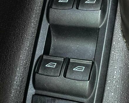 Серый Форд Фиеста, объемом двигателя 1.6 л и пробегом 75 тыс. км за 8500 $, фото 24 на Automoto.ua