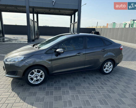Серый Форд Фиеста, объемом двигателя 1.6 л и пробегом 145 тыс. км за 7500 $, фото 4 на Automoto.ua