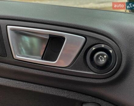 Серый Форд Фиеста, объемом двигателя 1.6 л и пробегом 75 тыс. км за 8500 $, фото 25 на Automoto.ua