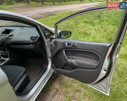 Серый Форд Фиеста, объемом двигателя 1.6 л и пробегом 75 тыс. км за 8500 $, фото 15 на Automoto.ua