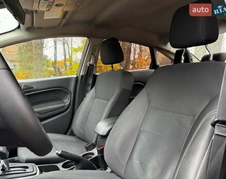 Серый Форд Фиеста, объемом двигателя 1.6 л и пробегом 148 тыс. км за 7940 $, фото 13 на Automoto.ua