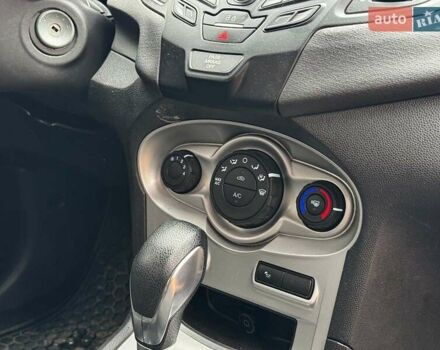 Серый Форд Фиеста, объемом двигателя 1.6 л и пробегом 148 тыс. км за 7940 $, фото 22 на Automoto.ua