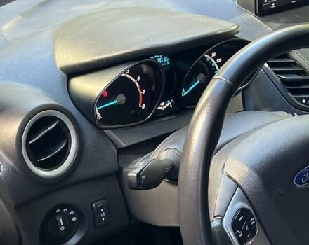 Серый Форд Фиеста, объемом двигателя 1.6 л и пробегом 195 тыс. км за 8000 $, фото 25 на Automoto.ua