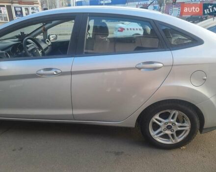 Серый Форд Фиеста, объемом двигателя 1.6 л и пробегом 110 тыс. км за 7800 $, фото 5 на Automoto.ua