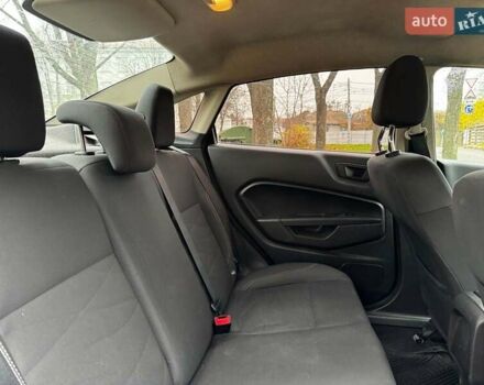 Серый Форд Фиеста, объемом двигателя 1.6 л и пробегом 148 тыс. км за 7940 $, фото 18 на Automoto.ua