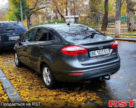 Серый Форд Фиеста, объемом двигателя 1.6 л и пробегом 106 тыс. км за 7500 $, фото 3 на Automoto.ua