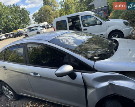 Серый Форд Фиеста, объемом двигателя 1.6 л и пробегом 148 тыс. км за 3600 $, фото 3 на Automoto.ua