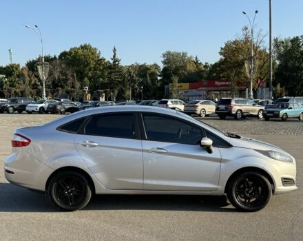 Серый Форд Фиеста, объемом двигателя 1.6 л и пробегом 75 тыс. км за 8800 $, фото 5 на Automoto.ua