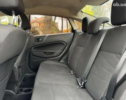 Серый Форд Фиеста, объемом двигателя 1.6 л и пробегом 148 тыс. км за 7940 $, фото 16 на Automoto.ua