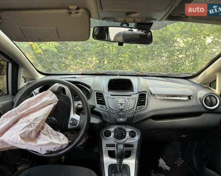 Серый Форд Фиеста, объемом двигателя 1.6 л и пробегом 148 тыс. км за 3600 $, фото 7 на Automoto.ua