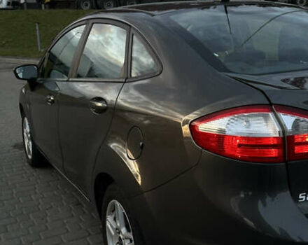 Серый Форд Фиеста, объемом двигателя 1.6 л и пробегом 112 тыс. км за 8600 $, фото 3 на Automoto.ua