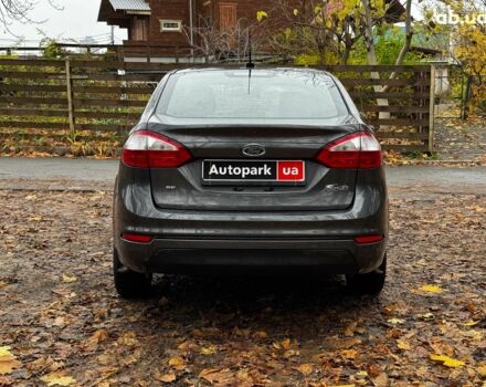 Серый Форд Фиеста, объемом двигателя 1.6 л и пробегом 148 тыс. км за 7940 $, фото 7 на Automoto.ua