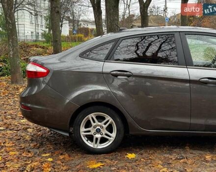 Серый Форд Фиеста, объемом двигателя 1.6 л и пробегом 148 тыс. км за 7940 $, фото 4 на Automoto.ua