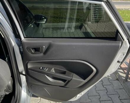 Серый Форд Фиеста, объемом двигателя 1.6 л и пробегом 195 тыс. км за 8000 $, фото 21 на Automoto.ua