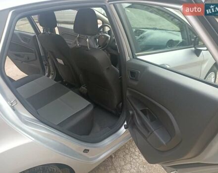 Форд Фиеста 2017 в Ивано-Франковске на Automoto.ua Серый Форд Фиеста, объемом двигателя 1.6 л и пробегом 168 тыс. км за 7100 $, фото 16 на Automoto.ua