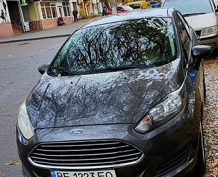 Серый Форд Фиеста, объемом двигателя 1.6 л и пробегом 106 тыс. км за 7500 $, фото 2 на Automoto.ua