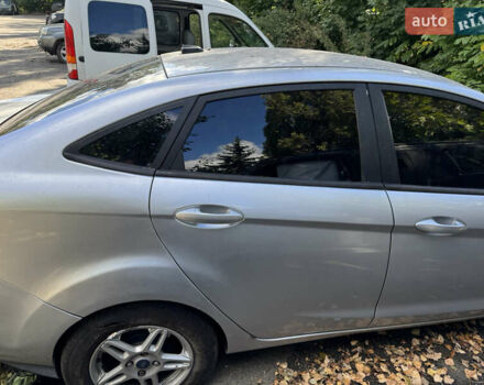 Серый Форд Фиеста, объемом двигателя 1.6 л и пробегом 148 тыс. км за 3600 $, фото 4 на Automoto.ua