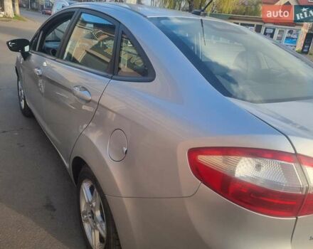 Серый Форд Фиеста, объемом двигателя 1.6 л и пробегом 110 тыс. км за 7800 $, фото 2 на Automoto.ua