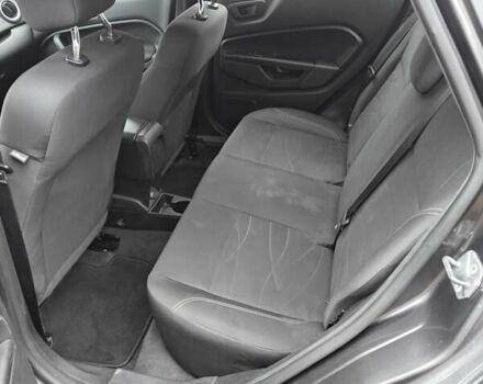 Серый Форд Фиеста, объемом двигателя 1.6 л и пробегом 131 тыс. км за 9300 $, фото 2 на Automoto.ua