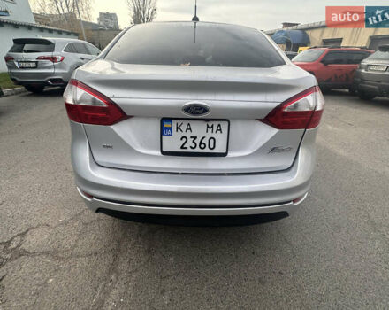 Серый Форд Фиеста, объемом двигателя 1.6 л и пробегом 82 тыс. км за 7600 $, фото 5 на Automoto.ua