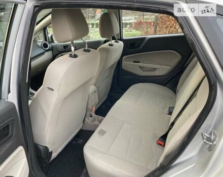 Сірий Форд Фієста, об'ємом двигуна 1.6 л та пробігом 106 тис. км за 8100 $, фото 2 на Automoto.ua