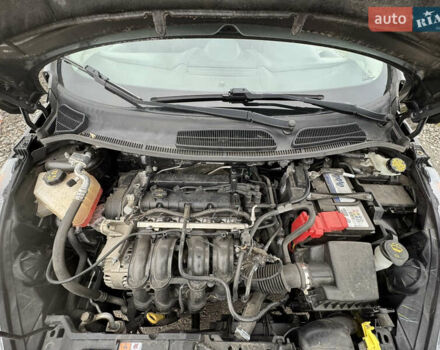 Сірий Форд Фієста, об'ємом двигуна 1.6 л та пробігом 59 тис. км за 9000 $, фото 26 на Automoto.ua