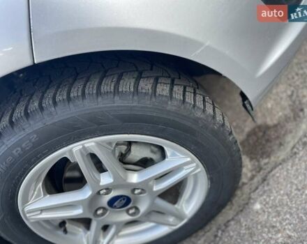 Серый Форд Фиеста, объемом двигателя 1.6 л и пробегом 78 тыс. км за 9300 $, фото 13 на Automoto.ua