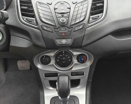 Сірий Форд Фієста, об'ємом двигуна 1.6 л та пробігом 131 тис. км за 9500 $, фото 5 на Automoto.ua