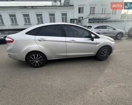 Серый Форд Фиеста, объемом двигателя 1.6 л и пробегом 82 тыс. км за 7600 $, фото 1 на Automoto.ua