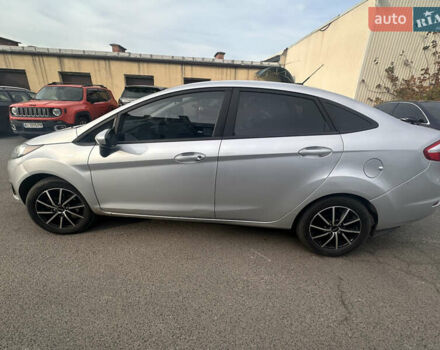 Серый Форд Фиеста, объемом двигателя 1.6 л и пробегом 82 тыс. км за 7600 $, фото 4 на Automoto.ua