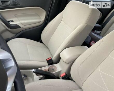 Сірий Форд Фієста, об'ємом двигуна 1.6 л та пробігом 106 тис. км за 8100 $, фото 11 на Automoto.ua