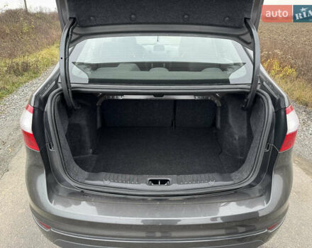 Сірий Форд Фієста, об'ємом двигуна 1.6 л та пробігом 59 тис. км за 9000 $, фото 24 на Automoto.ua