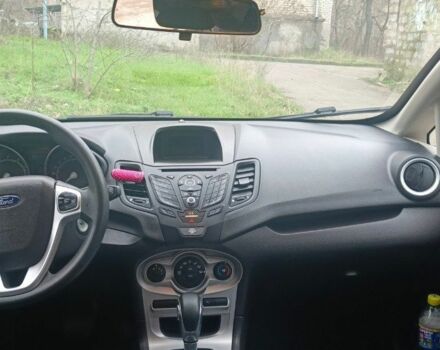 Сірий Форд Фієста, об'ємом двигуна 1.6 л та пробігом 121 тис. км за 6500 $, фото 4 на Automoto.ua