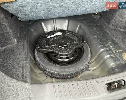 Сірий Форд Фієста, об'ємом двигуна 1.6 л та пробігом 59 тис. км за 9000 $, фото 25 на Automoto.ua