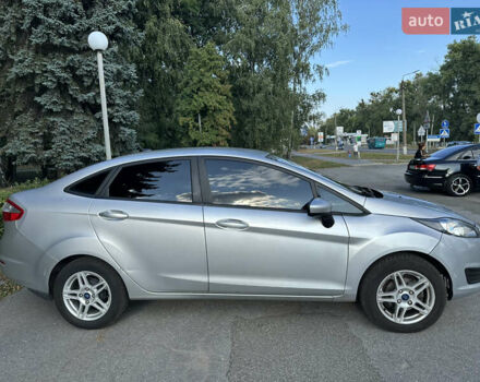 Серый Форд Фиеста, объемом двигателя 1.6 л и пробегом 96 тыс. км за 8500 $, фото 4 на Automoto.ua