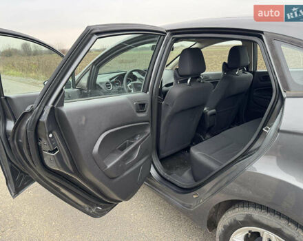 Сірий Форд Фієста, об'ємом двигуна 1.6 л та пробігом 59 тис. км за 9000 $, фото 9 на Automoto.ua