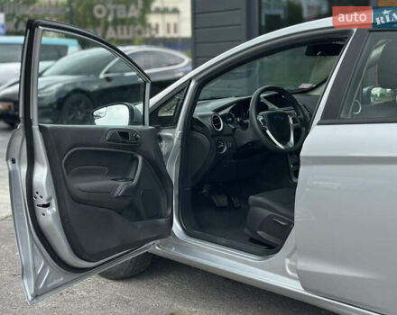 Сірий Форд Фієста, об'ємом двигуна 1.6 л та пробігом 77 тис. км за 10500 $, фото 27 на Automoto.ua