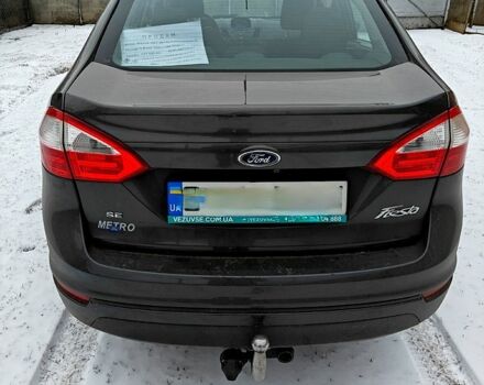 Серый Форд Фиеста, объемом двигателя 1.6 л и пробегом 132 тыс. км за 9500 $, фото 1 на Automoto.ua