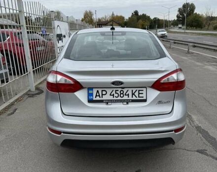 Серый Форд Фиеста, объемом двигателя 1.6 л и пробегом 85 тыс. км за 7999 $, фото 5 на Automoto.ua
