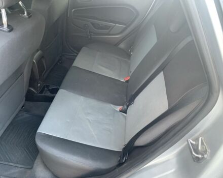 Серый Форд Фиеста, объемом двигателя 1.6 л и пробегом 282 тыс. км за 7500 $, фото 6 на Automoto.ua