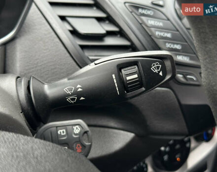 Сірий Форд Фієста, об'ємом двигуна 1.6 л та пробігом 77 тис. км за 10500 $, фото 44 на Automoto.ua