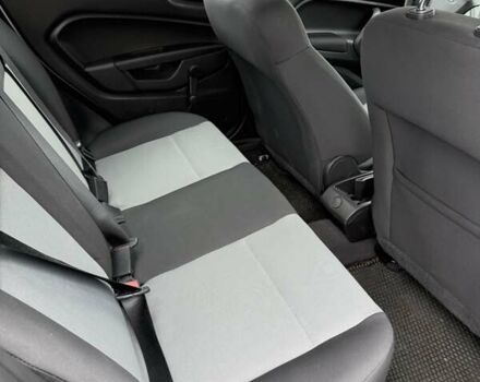 Серый Форд Фиеста, объемом двигателя 1.6 л и пробегом 85 тыс. км за 7999 $, фото 4 на Automoto.ua