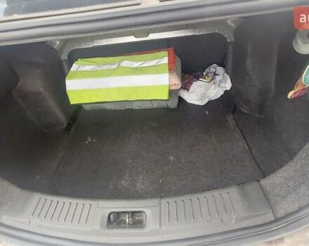 Серый Форд Фиеста, объемом двигателя 1.6 л и пробегом 111 тыс. км за 8700 $, фото 13 на Automoto.ua