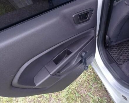 Серый Форд Фиеста, объемом двигателя 1.6 л и пробегом 76 тыс. км за 7999 $, фото 16 на Automoto.ua