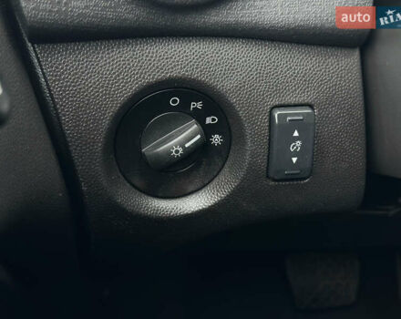 Сірий Форд Фієста, об'ємом двигуна 1.6 л та пробігом 77 тис. км за 10500 $, фото 38 на Automoto.ua