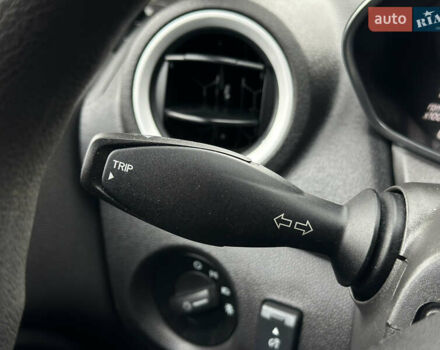 Сірий Форд Фієста, об'ємом двигуна 1.6 л та пробігом 77 тис. км за 10500 $, фото 43 на Automoto.ua